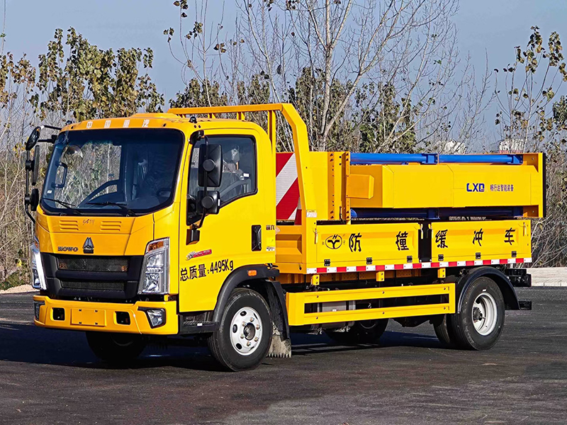 重汽蓝牌100K-虹宇牌HYS5040TFZZ6型防撞缓冲车