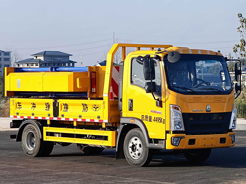 重汽蓝牌100K-虹宇牌HYS5040TFZZ6型防撞缓冲车